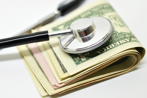 Aprenda a evitar errores costosos al usar su seguro de salud y al visitar al médico.