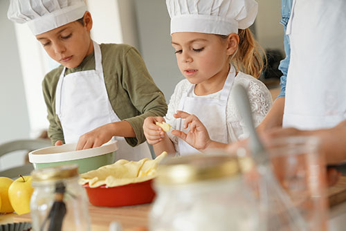 consejos sobre cómo mantener a los niños seguros en la cocina.